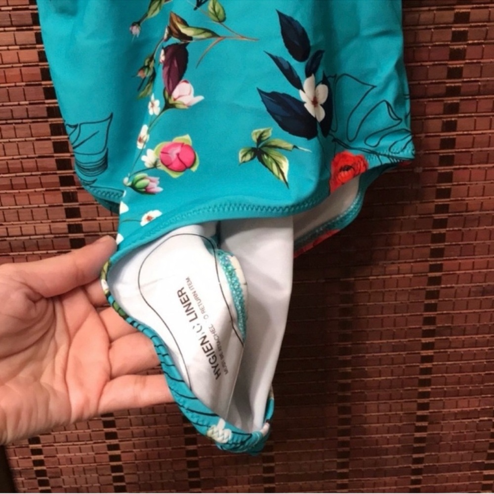 NWT Cupshe Blue Floral Lace Trim One Piece Swimsuit - Small - Picture 4 of 13